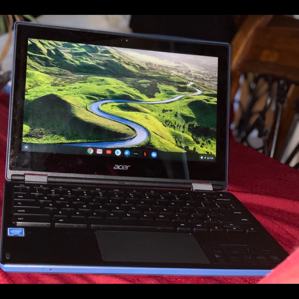 Acer chrome book R11